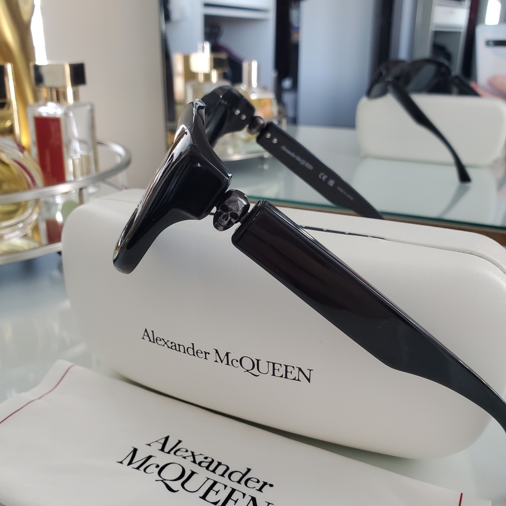 Alexander McQueen Black Sunglasses 100% Authentic Like New